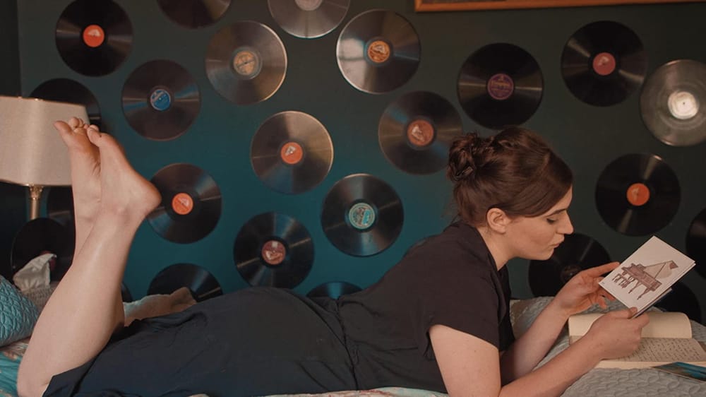 Le Miroir Short Film Review - An Utterly Charming Burst of Creativity