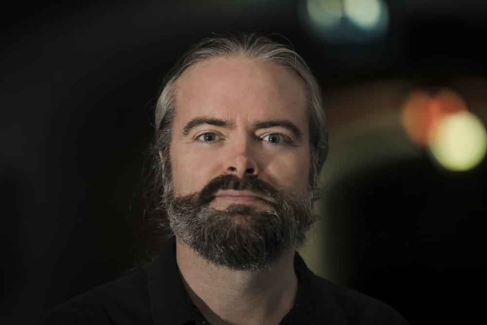 Straya Author Anthony O'Connor Talks World Building in a Future Australia, Being Genre Agnostic, and Post Apocalyptic Chaos in This Interview