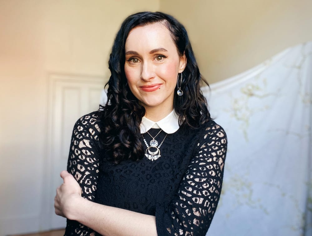 Lakesedge Author Lyndall Clipstone Talks About Gothic Romance, World Building and First Novels in This Interview