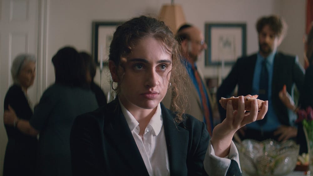 Shiva Baby Review - A Claustrophobic and Sophisticated Feature Debut from Emma Seligman